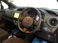 USED 2018 18 TOYOTA YARIS 1.5 VVT-h Grey Bi-Tone Hatchback 5dr Petrol Hybrid E-CVT Euro 6 (s/s) (100 ps) FULL SERVICE HISTORY Gorgeous Bi-Tone Hybrid Automatic Yaris, only 27000 Miles with Parking Camera, Privacy Glass, Bluetooth, Climate & More