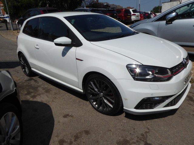 2015 VOLKSWAGEN POLO