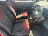 USED 2015 15 RENAULT CLIO 1.5 dCi Dynamique MediaNav Hatchback 5dr Diesel Manual Euro 5 (s/s) (90 ps) *** SERVICE HISTORY INC TBELT - FULL YEARS MOT - &pound;20 TAX ***
