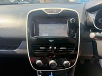 USED 2015 15 RENAULT CLIO 1.5 dCi Dynamique MediaNav Hatchback 5dr Diesel Manual Euro 5 (s/s) (90 ps) *** SERVICE HISTORY INC TBELT - FULL YEARS MOT - &pound;20 TAX ***