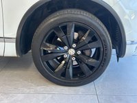 USED 2016 65 VOLKSWAGEN TOUAREG 3.0 TDI V6 BlueMotion Tech R-Line SUV 5dr Diesel Tiptronic 4WD Euro 6 (s/s) (262 ps) 