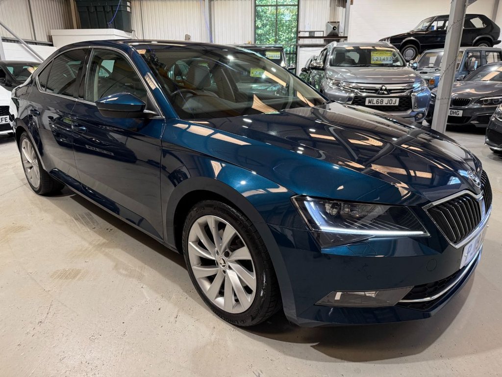 Blue 2019 Skoda Superb Estate Front-wheel drive Manual