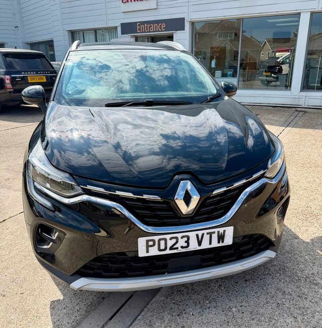 View our RENAULT CAPTUR