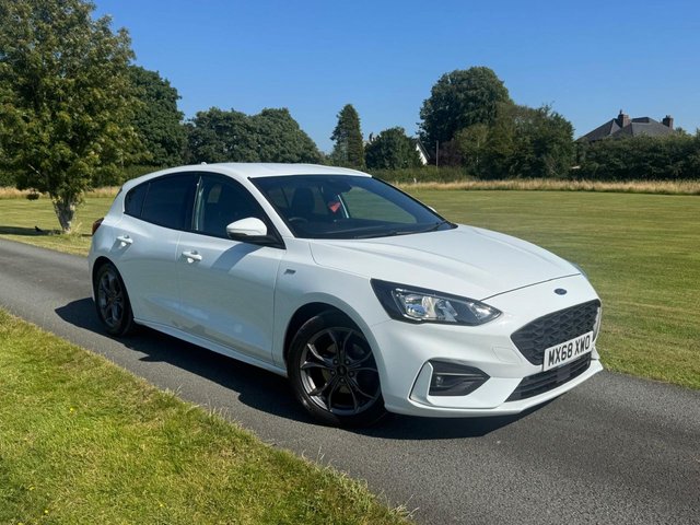 View our Ford Focus range