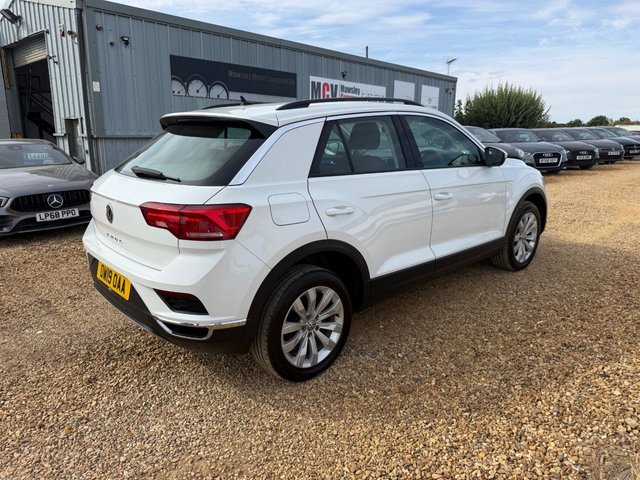 2019 Volkswagen T-Roc — image 3