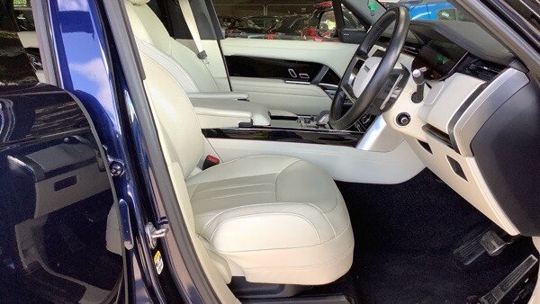 View our LAND ROVER RANGE ROVER