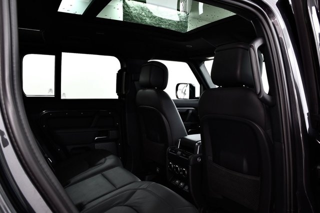 USED 2024 24 LAND ROVER DEFENDER 110 5.0 P525 V8 SUV 5dr Petrol Auto 4WD Euro 6 (s/s) (525 ps) URBAN W/T | 1 Owner | Stunning