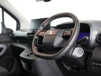 USED 2025 25 VAUXHALL Combo Life Electric 52kWh Ultimate XL MPV 5dr Electric Auto (11kW Charger) (136 ps) *BALANCE OF MANUFACTURERS WARRANTY*