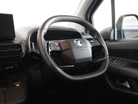 USED 2025 25 VAUXHALL Combo Life Electric 52kWh Ultimate XL MPV 5dr Electric Auto (11kW Charger) (136 ps) *BALANCE OF MANUFACTURERS WARRANTY*