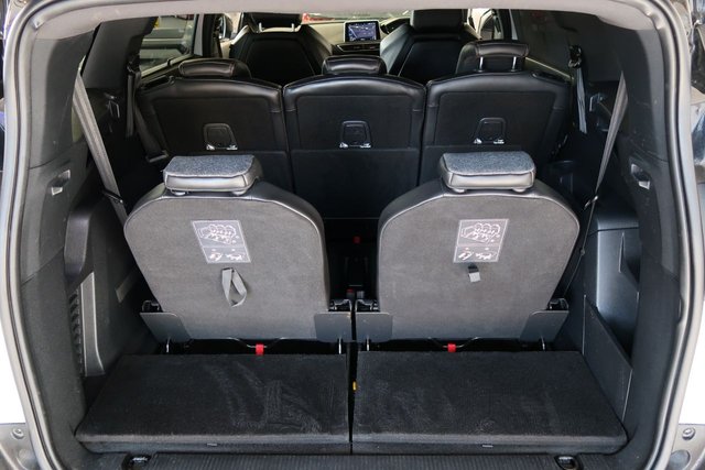 View our PEUGEOT 5008