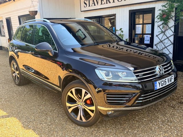 View our Volkswagen Touareg 3.0 TDI V6 BlueMotion Tech R-Line SUV 5dr Diesel Tiptronic 4WD Euro 6 (s/s) (262 ps)