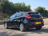 USED 2019 68 VOLVO V40 2.0 T2 GPF Inscription Hatchback 5dr Petrol Manual Euro 6 (s/s) (122 ps) 