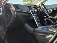 USED 2019 68 VOLVO V40 2.0 T2 GPF Inscription Hatchback 5dr Petrol Manual Euro 6 (s/s) (122 ps) 