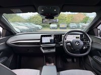USED 2023 23 RENAULT MEGANE E-TECH 60kWh iconic Hatchback 5dr Electric Auto (optimum charge) (220 ps) 