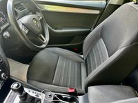 USED 2018 68 SKODA OCTAVIA 1.5 TSI GPF ACT SE Estate 5dr Petrol DSG Euro 6 (s/s) (150 ps) 1 RETIRED GENTLEMAN OWNER FROM NEW WITH ONLY 45,700 MILES AND FULL SKODA MAIN DEALER SERVICE HISTORY X8 SERVICES//APPLE-PLAY//BLUETOOTH//DAB//REAR PARK ASSIST//LEATHER BOUND MULTI-FUNCTION STEERING//STUNNING CONDITION THROUGHOUT 150 ps) 1 RETIRED GENTLEMAN OWNER FROM NEW WITH ONLY 45,700 MILES AND FULL SKODA MAIN DEALER SERVICE HISTORY X8 SERVICES//APPLE-PLAY//BLUETOOTH//DAB//REAR PARK ASSIST//LEATHER BOUND MULTI-FUNCTION STEERING//STUNNING CONDITION THROUGHOUT