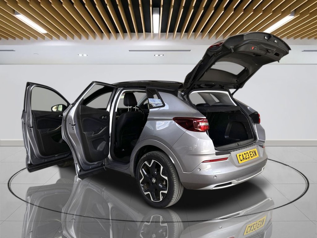 2023 Vauxhall Grandland — image 8