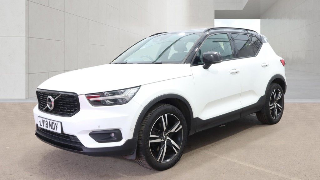 USED 2018 18 VOLVO XC40 2.0 D4 First Edition SUV 5dr Diesel Auto AWD Euro 6 (s/s) (190 ps) 