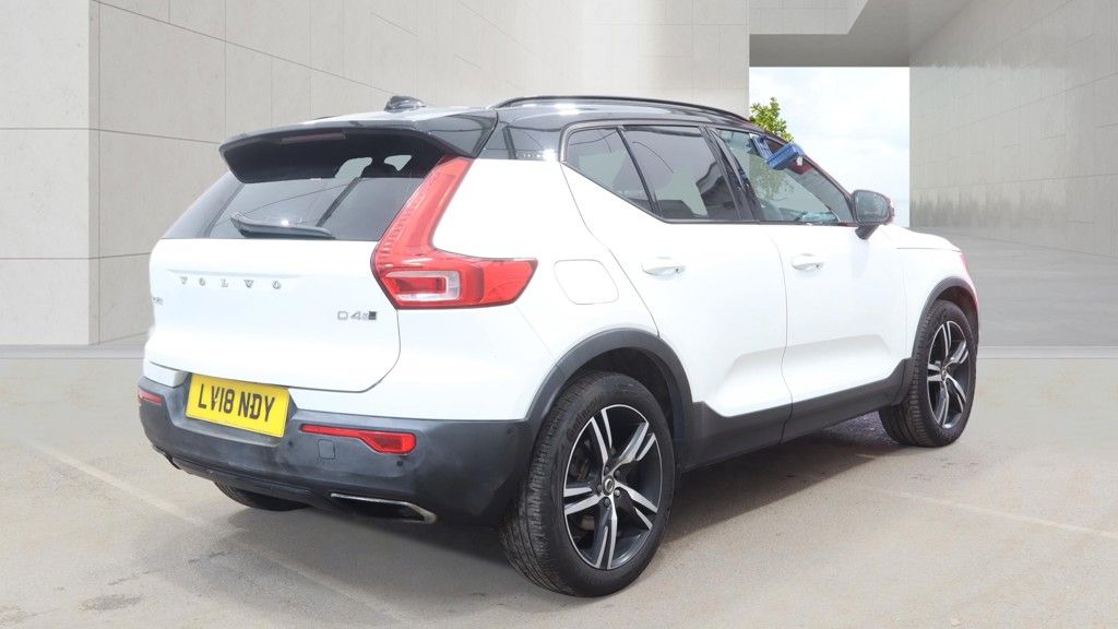 USED 2018 18 VOLVO XC40 2.0 D4 First Edition SUV 5dr Diesel Auto AWD Euro 6 (s/s) (190 ps) 