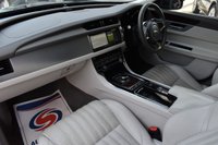 USED 2019 19 JAGUAR XF 3.0d V6 Portfolio Saloon 4dr Diesel Auto Euro 6 (s/s) (300 ps) 