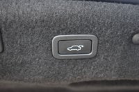 USED 2019 19 JAGUAR XF 3.0d V6 Portfolio Saloon 4dr Diesel Auto Euro 6 (s/s) (300 ps) 