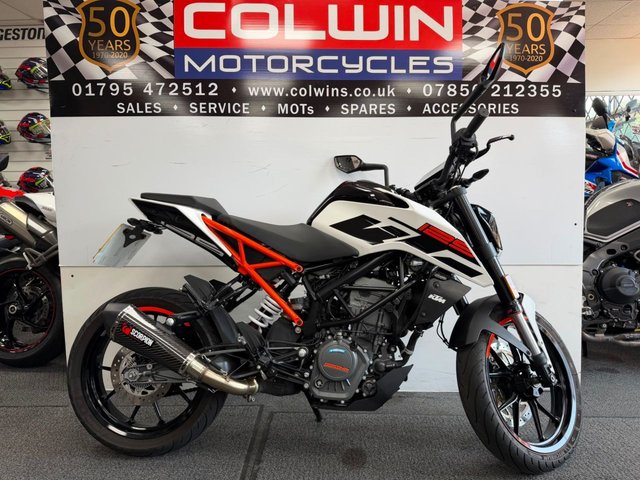 View our KTM 125 DUKE
