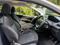 USED 2018 18 PEUGEOT 208 1.2 PureTech Black Edition Hatchback 3dr Petrol Manual Euro 6 (82 ps) ONE FORMER OWNER FROM NEW-BLUETOOTH
