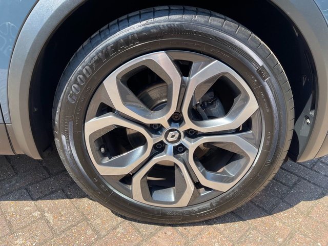 View our RENAULT CAPTUR