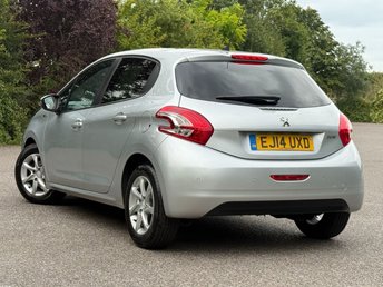 View our PEUGEOT 208