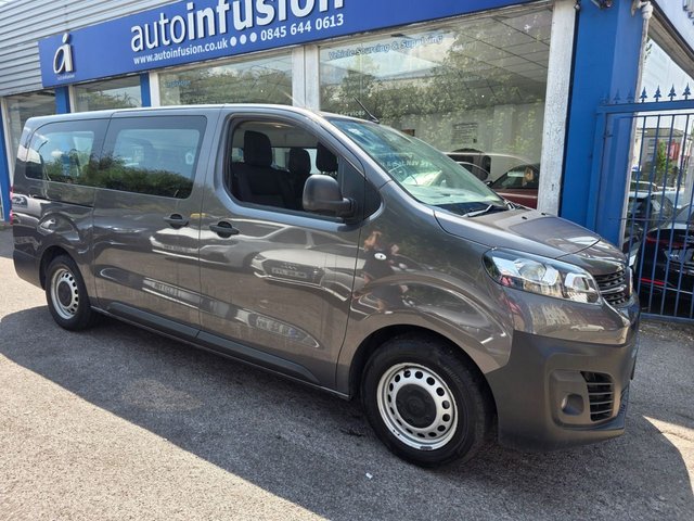 View our Vauxhall Vivaro Life Electric 50kWh Combi MPV 5dr Electric Auto LWB (9 Seat, 7.4kW Charger) (136 ps)