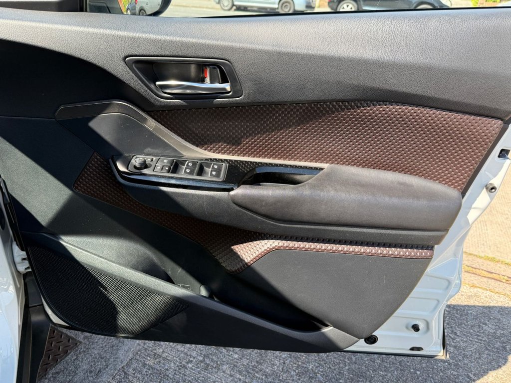 USED 2017 17 TOYOTA C-HR 1.8 VVT-h Excel SUV 5dr Petrol Hybrid CVT Euro 6 (s/s) (122 ps) AUTO+FULL HISTORY+PHONE+CRUIS