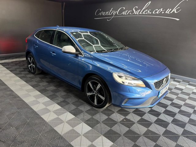 View our VOLVO V40