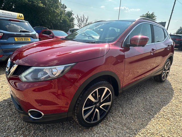 View our Nissan Qashqai 1.6 dCi Tekna SUV 5dr Diesel Manual 2WD Euro 6 (s/s) (130 ps)