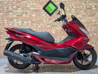 2016 HONDA PCX125 LOW MILEAGE - ULEZ COMPLIANT - LEARNER LEGAL - A BEAUTY. &pound;1895.00