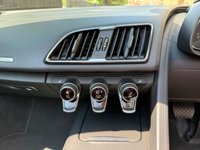 USED 2017 17 AUDI R8 5.2 FSI V10 Spyder 2dr Petrol S Tronic quattro Euro 6 (s/s) (540 ps) 2 Keys / Recent service and MOT
