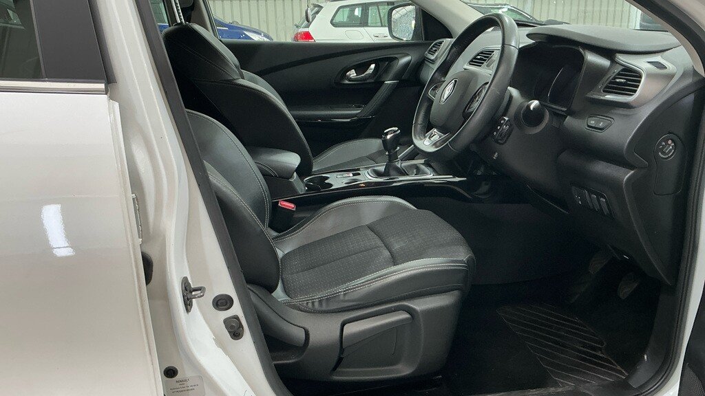 USED 2019 68 RENAULT KADJAR 1.3 TCe Dynamique S Nav SUV 5dr Petrol Manual Euro 6 (s/s) (140 ps) 