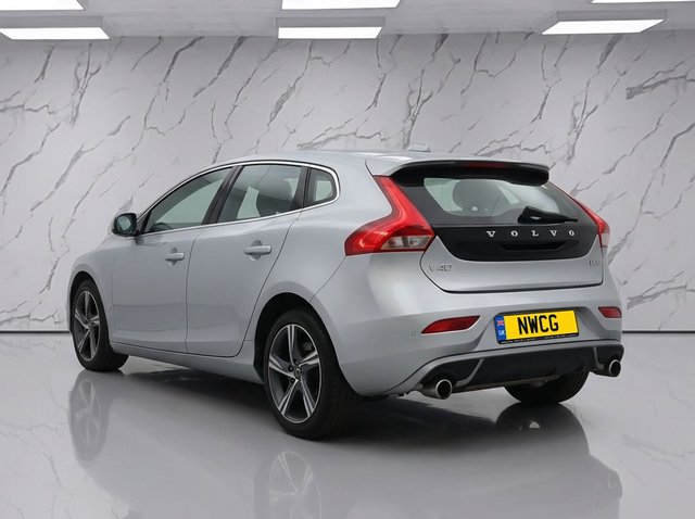 View our VOLVO V40