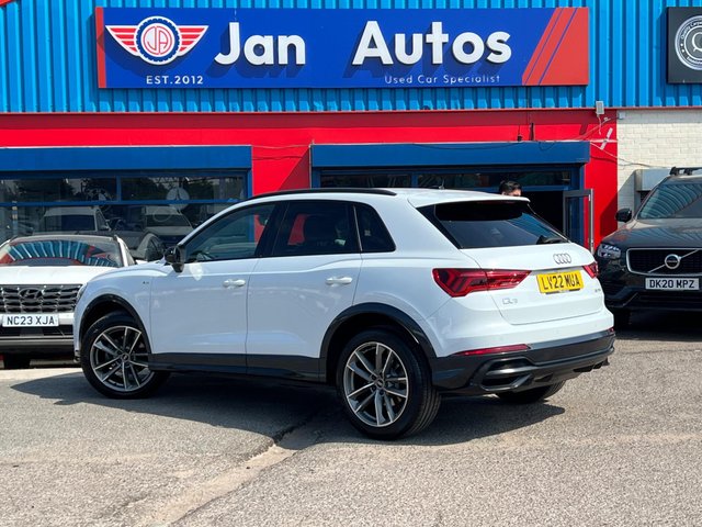 View our AUDI Q3