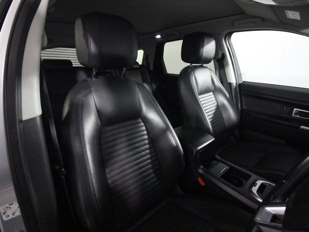 USED 2016 16 LAND ROVER DISCOVERY SPORT 2.0 TD4 HSE Luxury SUV 5dr Diesel Auto 4WD Euro 6 (s/s) (180 ps) 