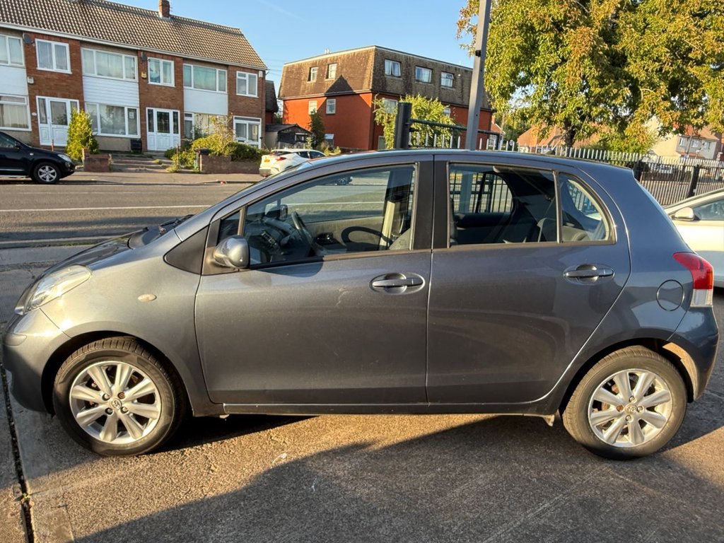 USED 2009 59 TOYOTA YARIS 1.33 Dual VVT-i TR Hatchback 5dr Petrol MultiMode Euro 4 (s/s) (101 ps) AUTO+PARKING SENSORS+AIR CON