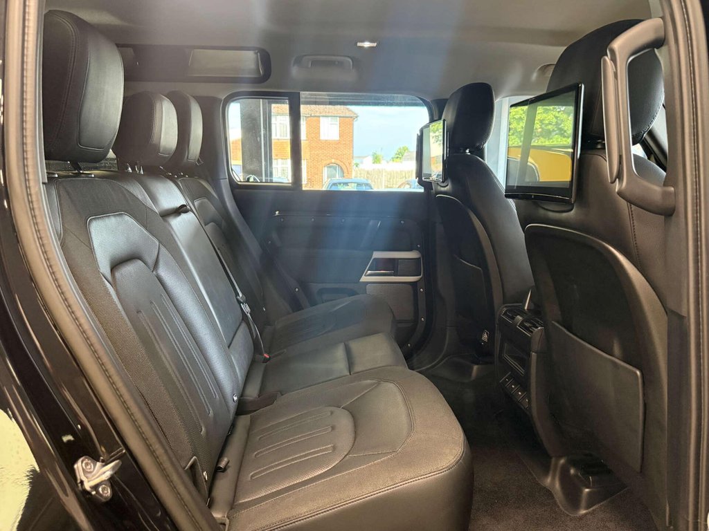 USED 2020 70 LAND ROVER DEFENDER 2.0 Defender SE D Auto 4WD 5dr SH + REAR ENT. + 360 CAMERA