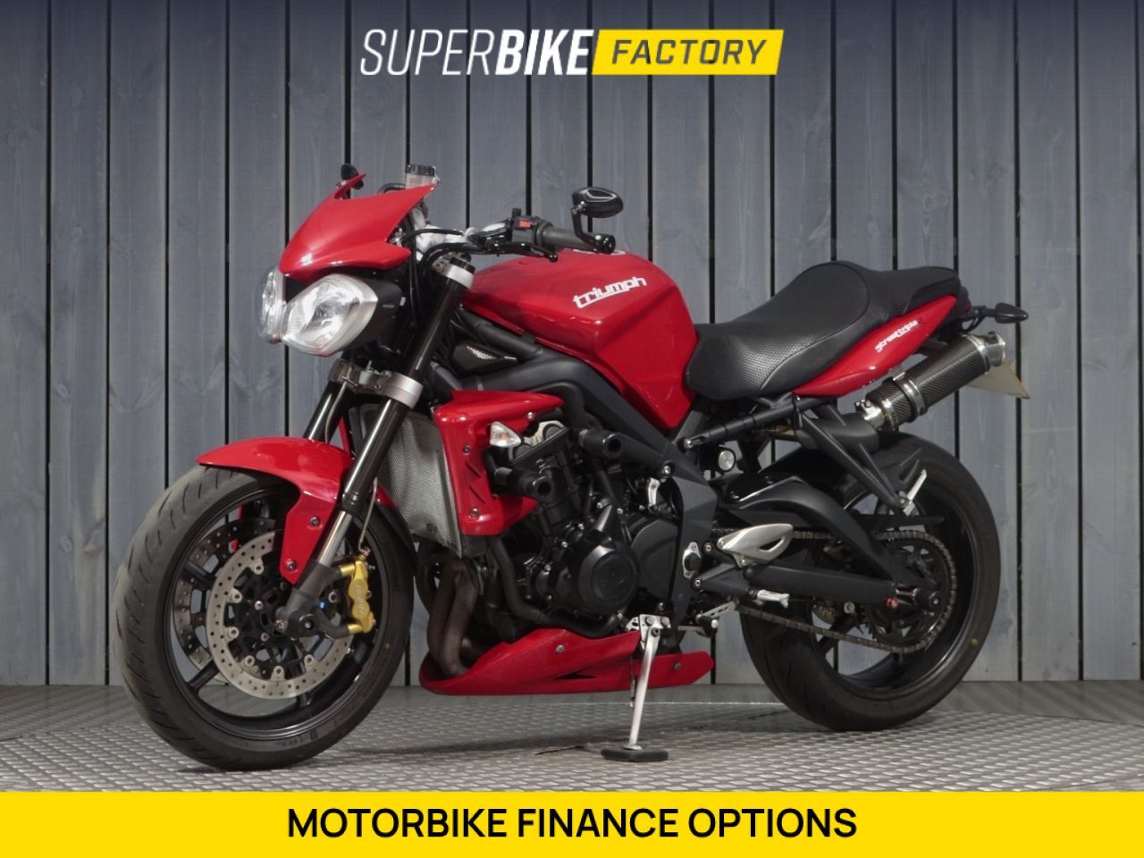 TRIUMPH STREET TRIPLE 675