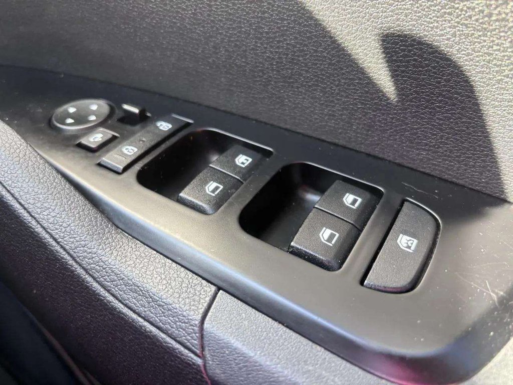 2023 Kia Sportage — image 5