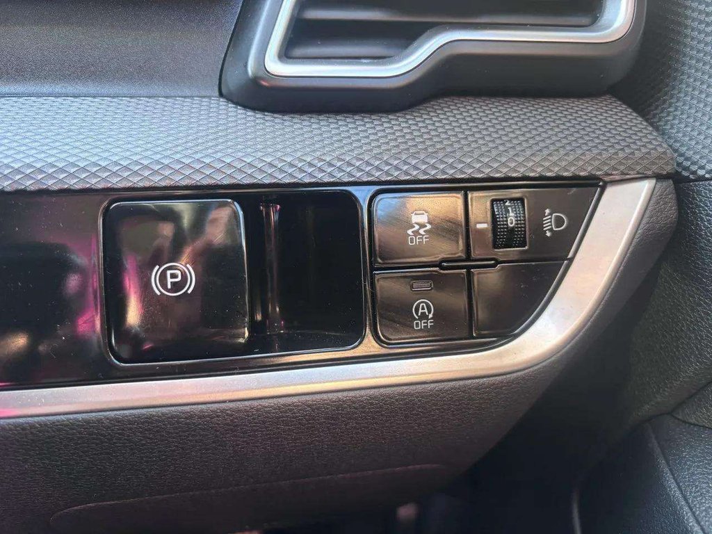 2023 Kia Sportage — image 6