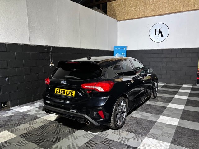 View our FORD FOCUS