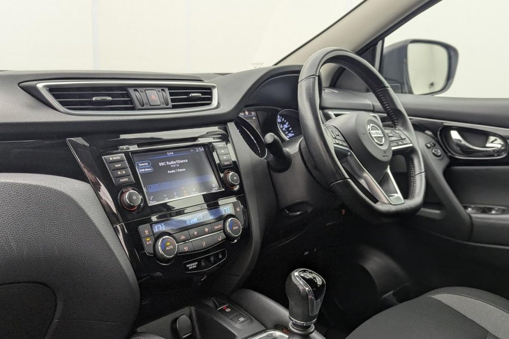 USED 2019 19 NISSAN QASHQAI 1.3 DIG-T Acenta Premium SUV 5dr Petrol Manual Euro 6 (s/s) (140 ps) Car Play, Sat Nav, Camera
