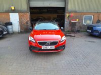 USED 2017 67 VOLVO V40 CROSS COUNTRY 1.5 T3 Pro Hatchback 5dr Petrol Auto Euro 6 (s/s) (152 ps) GENUINE MILEAGE AUTO ULEZ