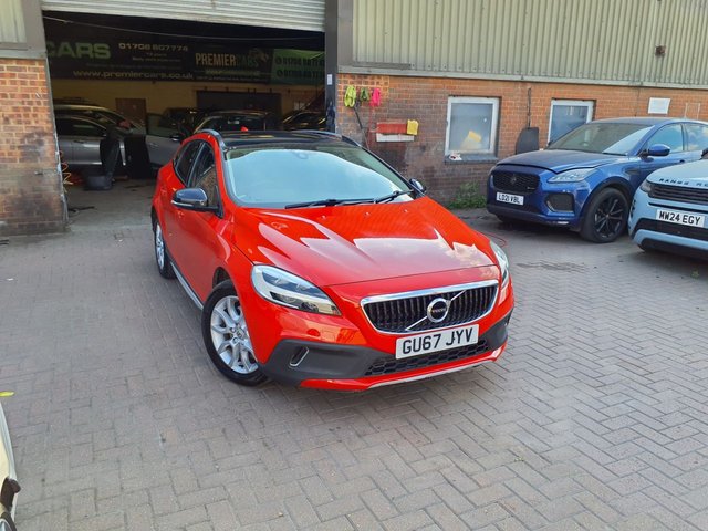 View our VOLVO V40 CROSS COUNTRY