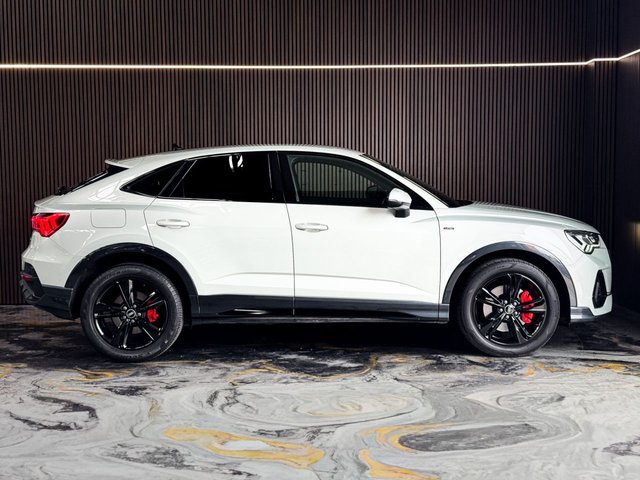 View our AUDI Q3