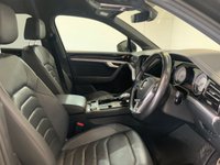 USED 2019 19 VOLKSWAGEN TOUAREG 3.0 TDI V6 R-Line SUV 5dr Diesel Tiptronic 4Motion Euro 6 (s/s) (286 ps) 