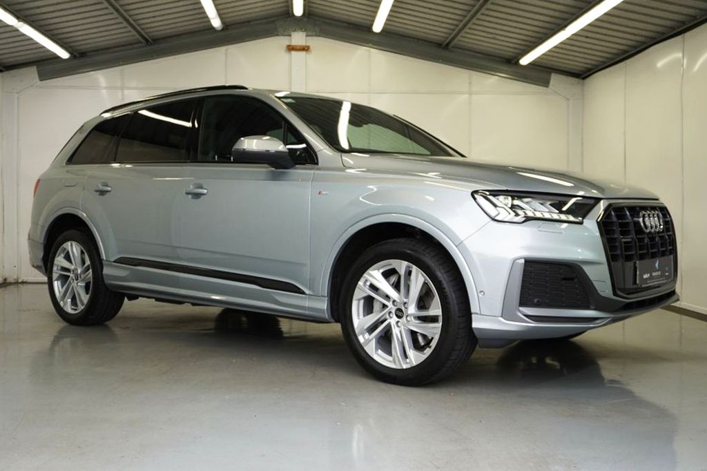 AUDI Q7 2024